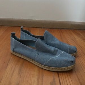 Toms like new!